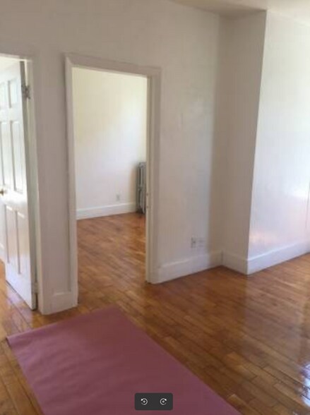 Primary Photo - 4 Adella Pl
