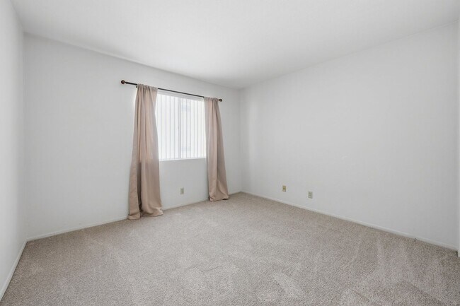 Building Photo - 26842 Claudette St