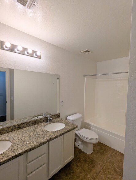 Building Photo - 33966 N Mercedes Dr