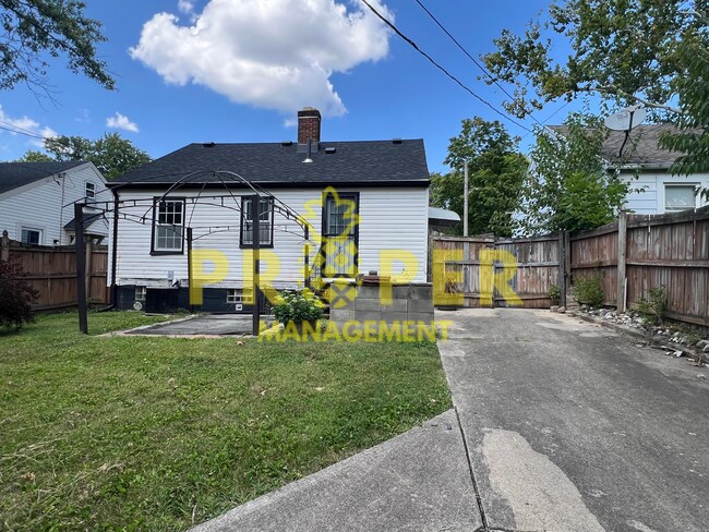 Building Photo - 2 bedrooms 1 bathroom house