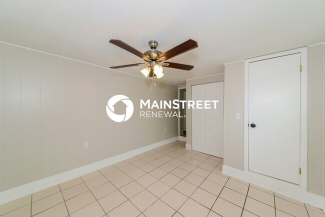 Building Photo - 3 Bedroom Pet-Friendly Home in SARASOTA, F...