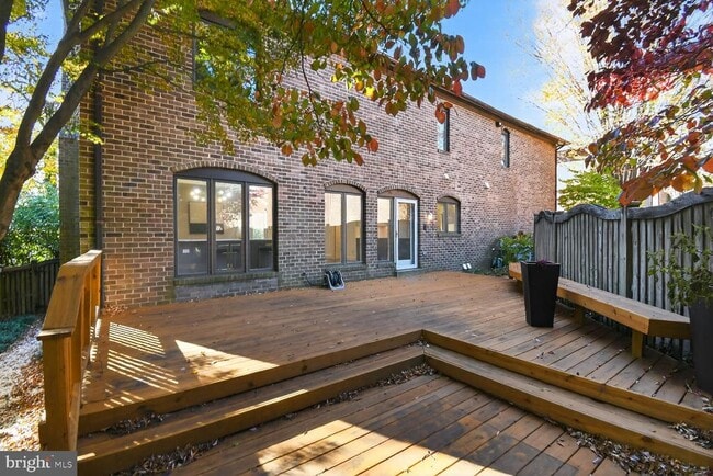 Building Photo - 3227 Ellicott St NW