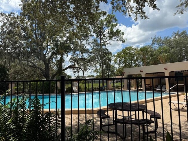 Building Photo - 1648 Oak Hill Trail