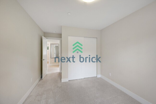 Building Photo - Spacious 4-Bed Retreat with 3.5 Baths in Bothell – Your Dream Home Awaits!