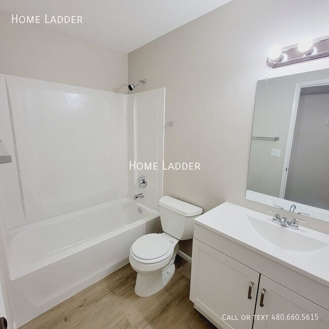 Building Photo - 3118 W Aster Dr