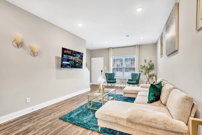 Building Photo - 541 New S Dr