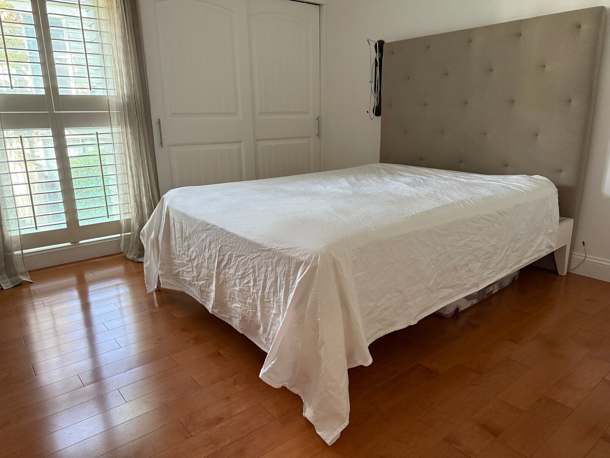 Building Photo - 392 S Main St