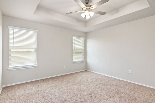 Building Photo - Luxury Duplex in Seguin, TX!