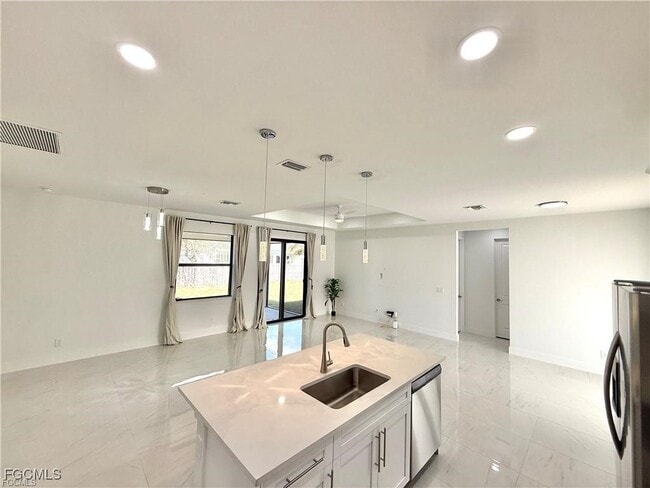 Building Photo - 23 Kismet Pkwy W