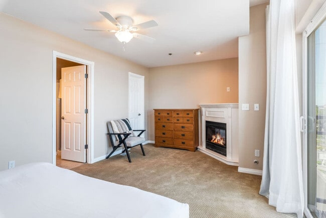 Building Photo - 2325 S G St