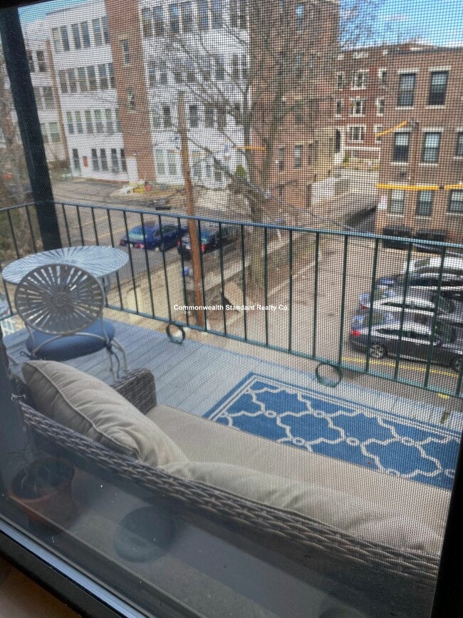 Building Photo - 76 Quint Ave