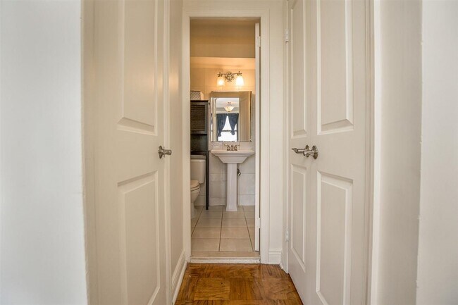 Building Photo - 500 Central Ave