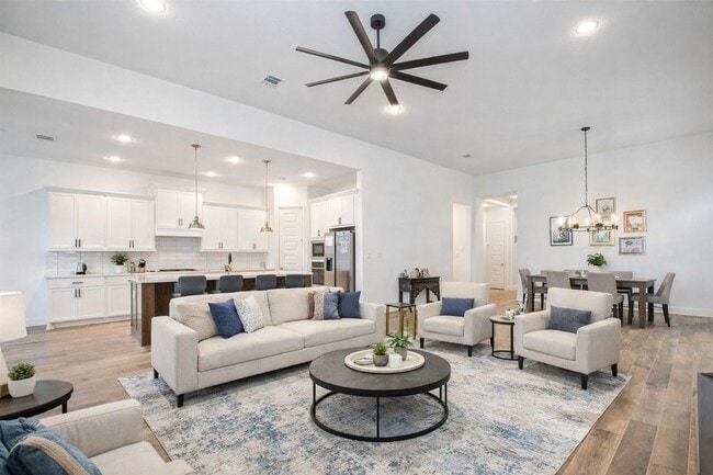 Building Photo - 3011 Hbr Spg Wy