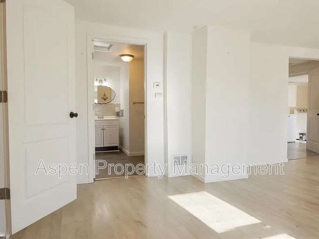 Building Photo - 2101 Melvin Ave