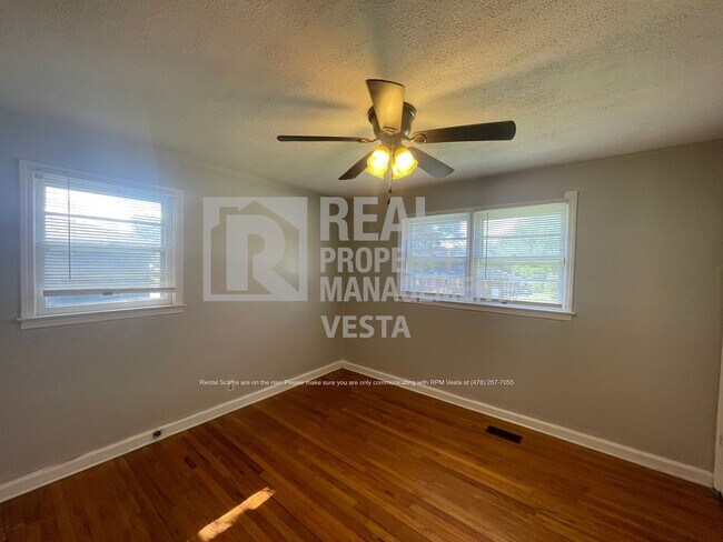 Building Photo - 3278 O'Hara Dr N