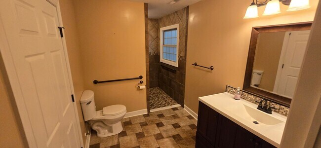 Building Photo - Classic Brick Ranch in Pfafftown