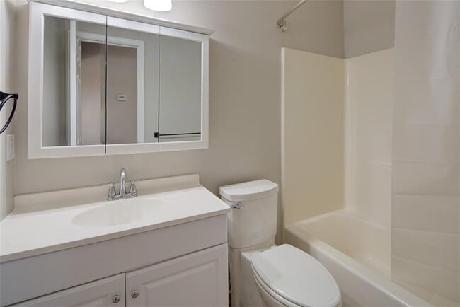 Building Photo - 1109 Rook Pl