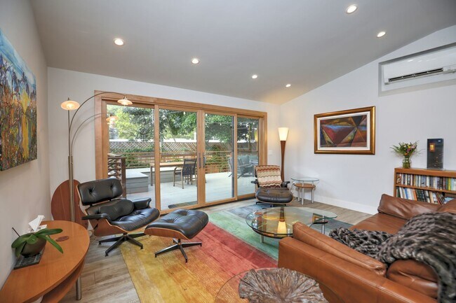 Building Photo - Furnished Mesa Hideaway!