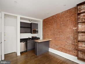 Building Photo - 1904 Spruce St