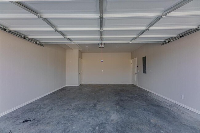 Building Photo - 1703 SW Poigai Wy