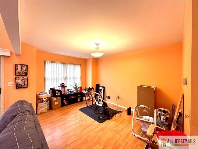 Building Photo - 173 Salem Rd