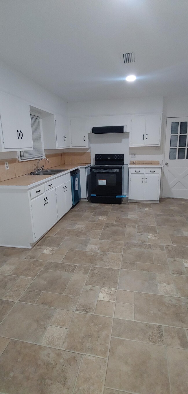 Building Photo - 470 Co Rd 857