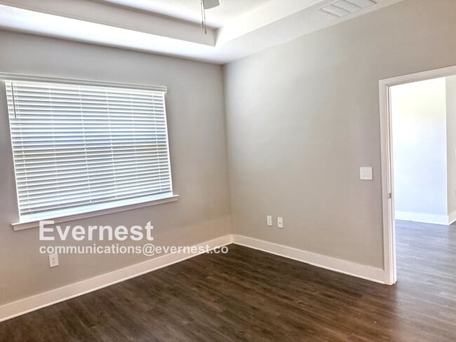 Building Photo - 4336 Las Almanos Ave