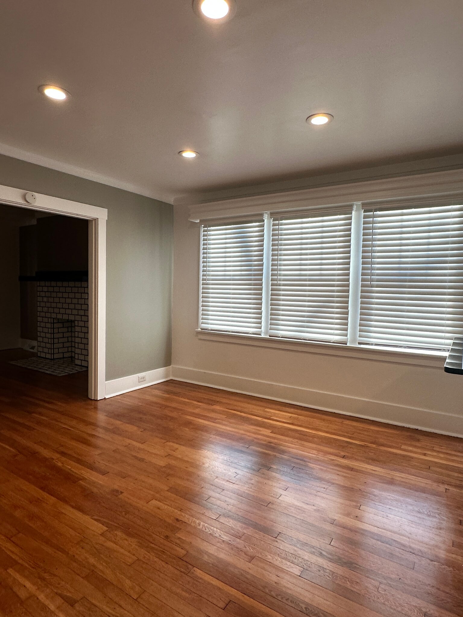 Building Photo - 3342 Bookman Ave