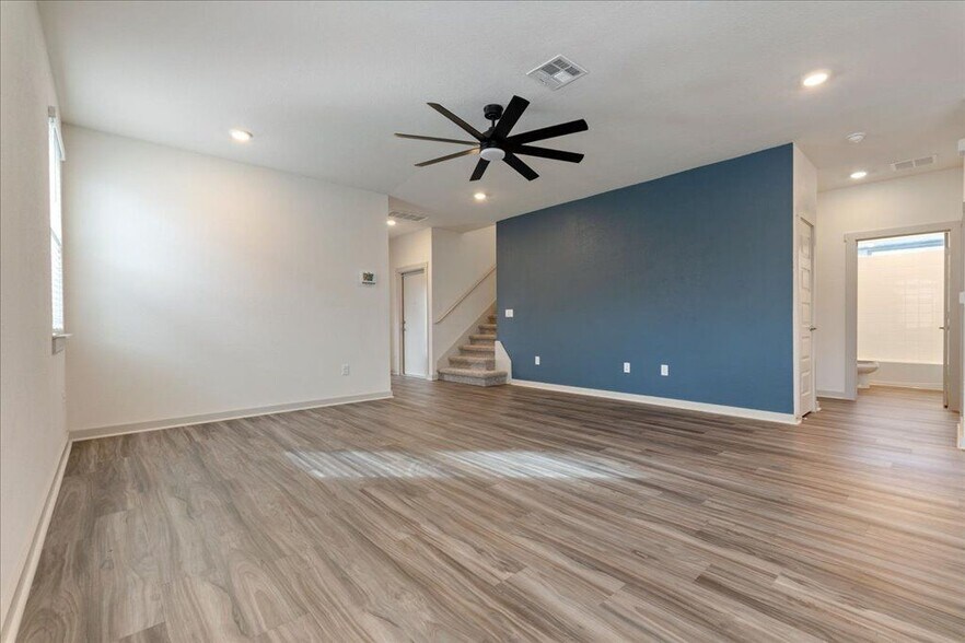 Building Photo - 7410 Sagira Path