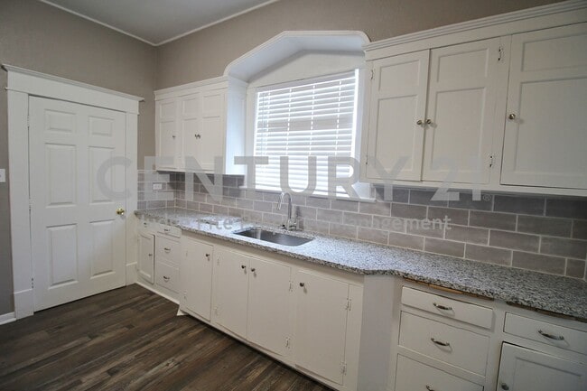 Building Photo - Updates Galore in This Vintage 2/1.5 in Ce...