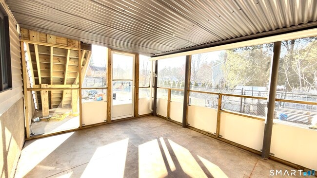 Building Photo - 309 Brookfield St