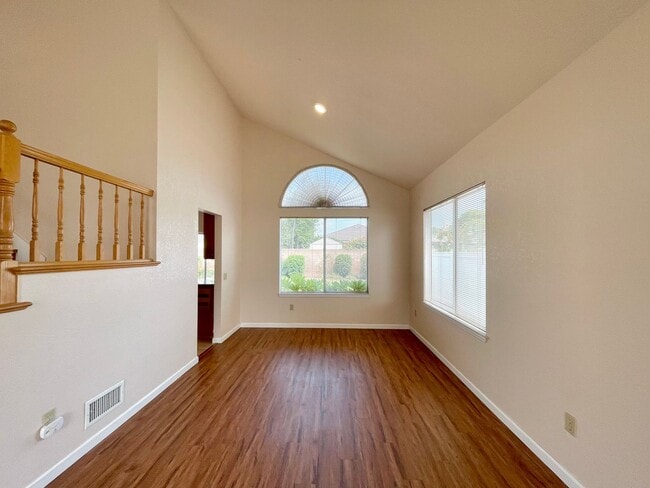 Building Photo - 1951 Devonshire Dr