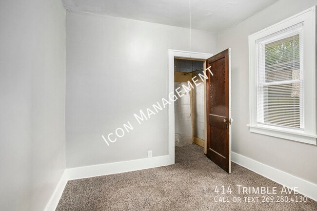 Building Photo - 414 Trimble Ave