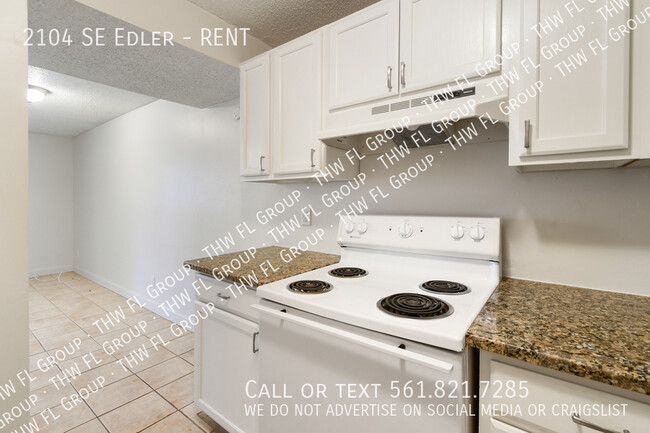 Building Photo - 2104 SE Edler-RENT