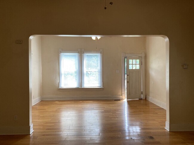 Building Photo - Classic Old Town Fort Collins 2 Bed 2 Bath Home Close to CSU