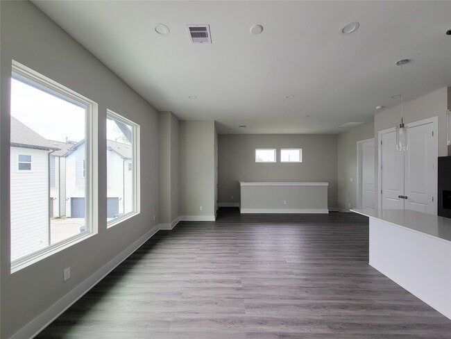 Building Photo - 8316 Curry Rd