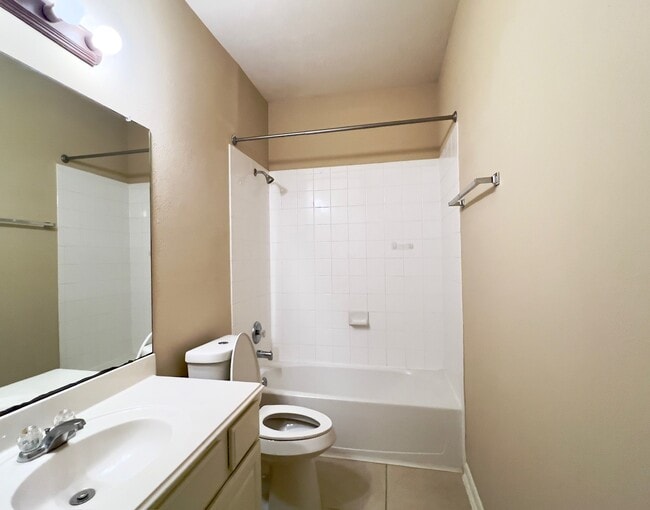 Building Photo - 719 Pickett Hill Ln