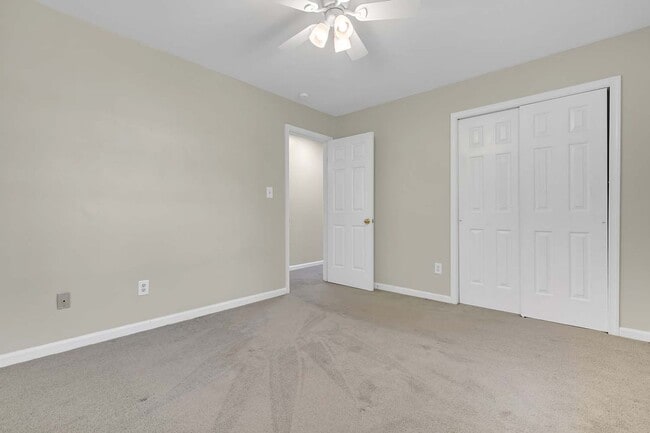Building Photo - Call Sabrina Thomas Office at 757-767-0767...