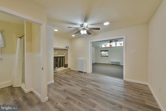 Building Photo - 422 Willow Grove Ave