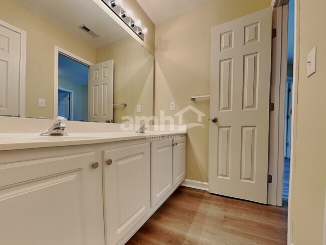 Building Photo - 8420 Astwell Ct