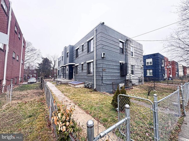 Building Photo - 4630 Hillside Rd SE