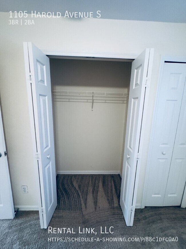 Building Photo - 1105 Harold Ave S