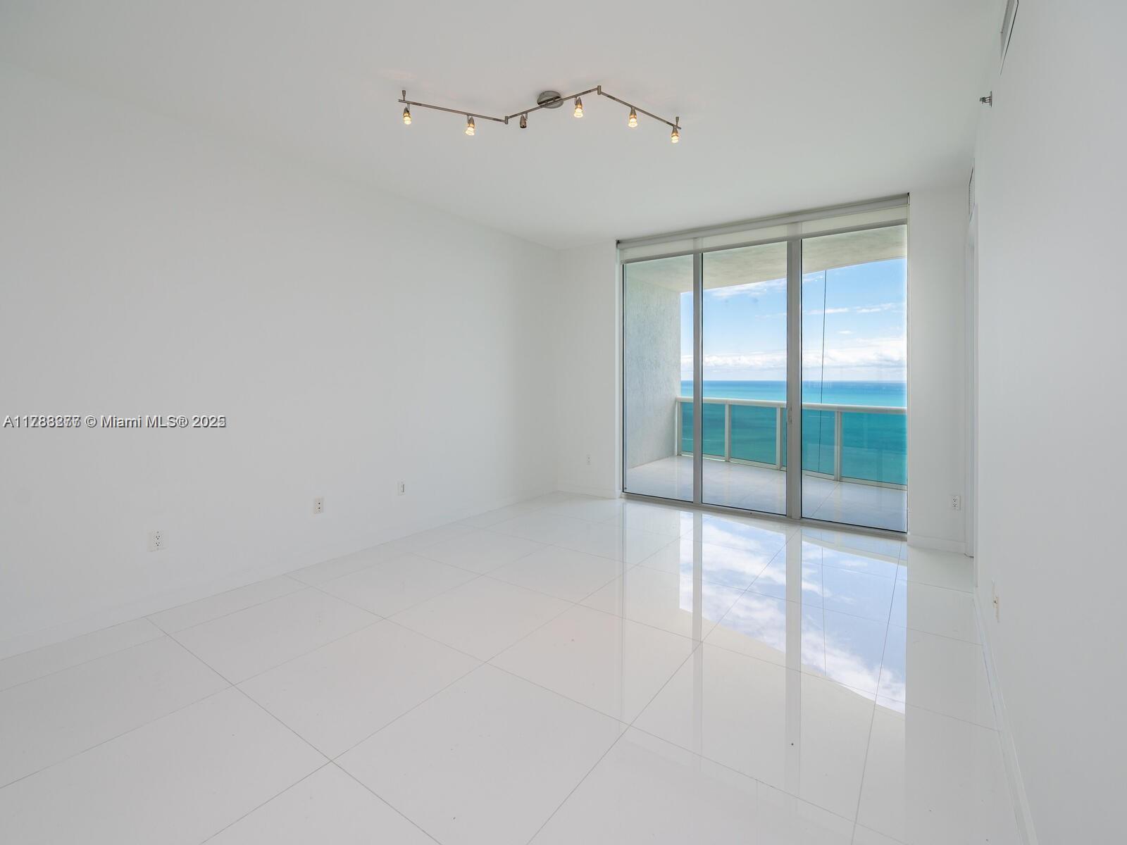 Building Photo - 15901 Collins Ave