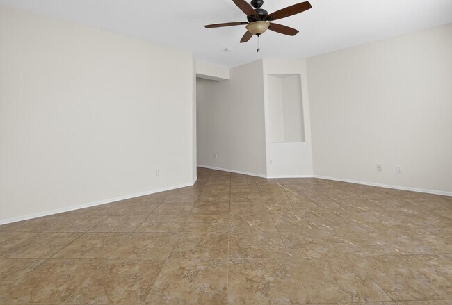 Building Photo - 18711 E Raven Dr