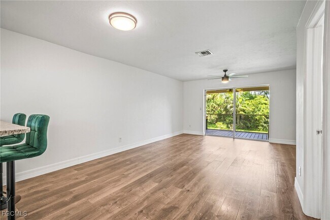 Building Photo - 6156 Lakefront Dr