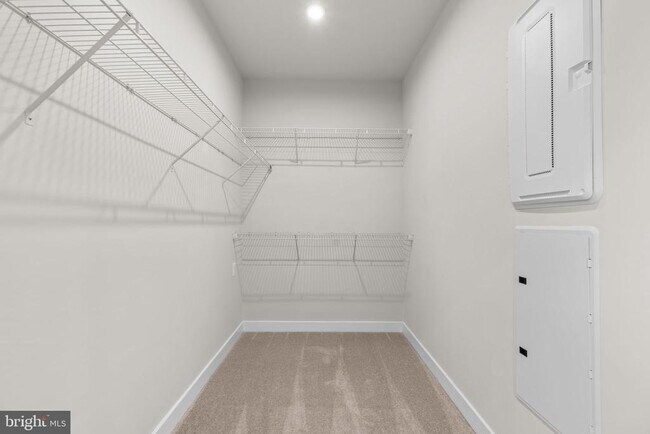 Building Photo - 10421 Resort Road
