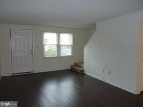 Building Photo - 809 Logan St