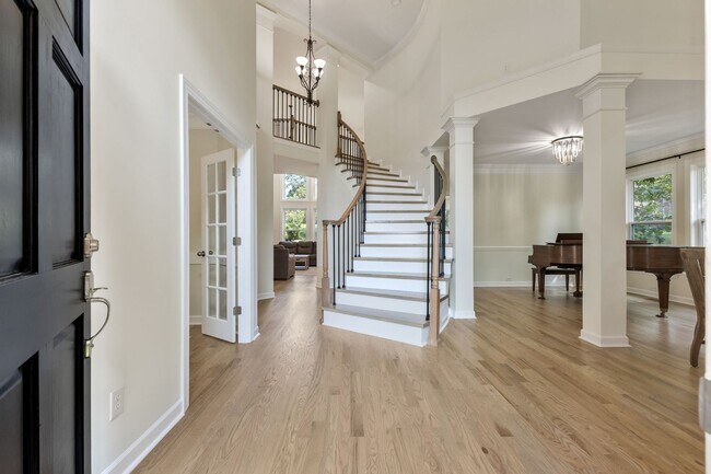 Building Photo - 415 Enclave Ct