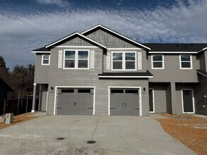 Building Photo - Brand New Stunning 3 Bed/2.5 Bath Townhouse-Old Farm District
