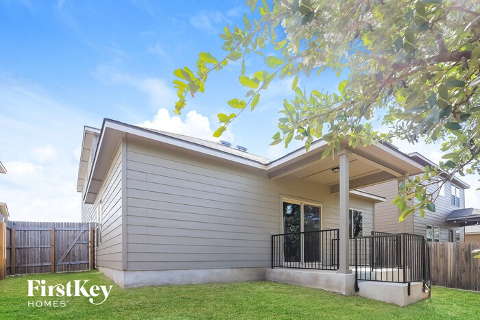 Building Photo - 9822 Rousseau Rd